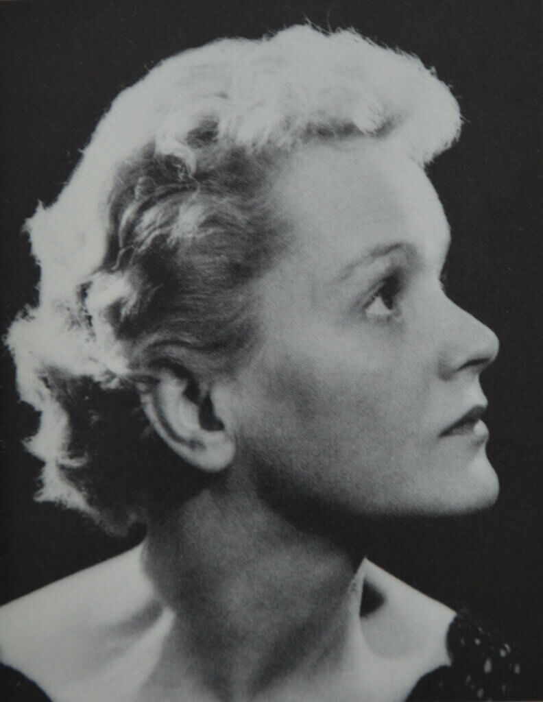 1954 Elise Hoomans - Fotograaf onbekend