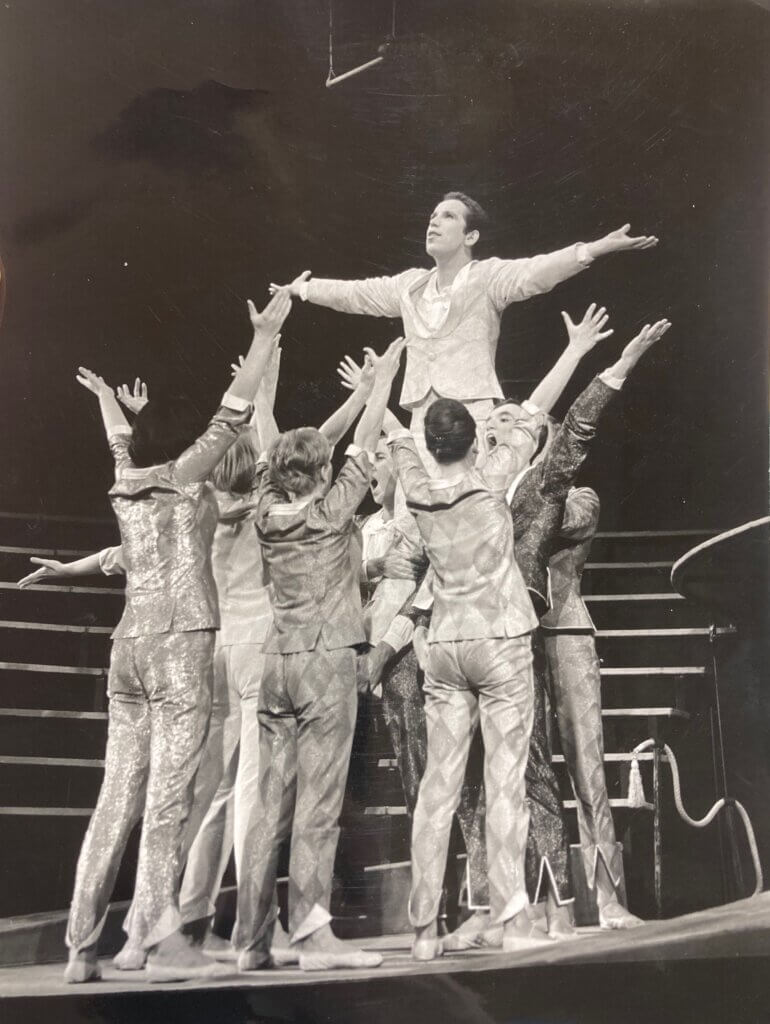 1964 | Musical 'Zet de wereld stop – ik wil d’r af'